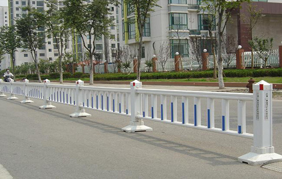 道路<a href=http://lhxxft.cn target=_blank class=infotextkey>圍欄</a>